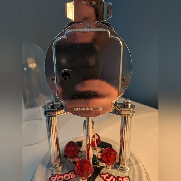 Betty Boop Glass Dome Clock - Picture 8 of 11